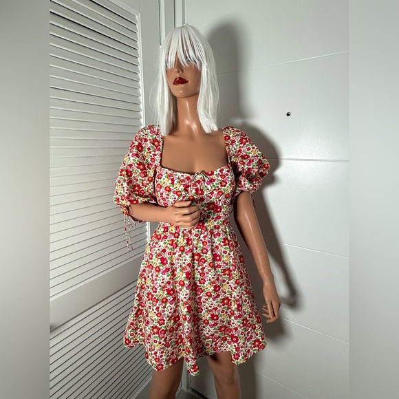 For Love And Lemons Dresses & Skirts - For Love & Lemons floral Puff Sleeve Dress size medium
